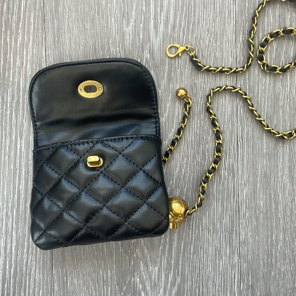 Black wallet on a chain - Picture 12 of 12